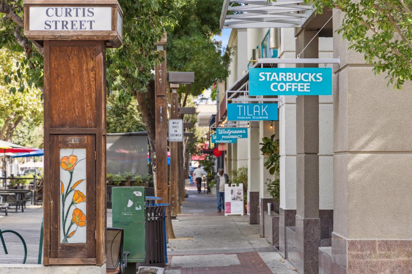 Detail Gallery Image 7 of 10 For 308 Yale Rd, Menlo Park,  CA 94025 - 5 Beds | 4/1 Baths