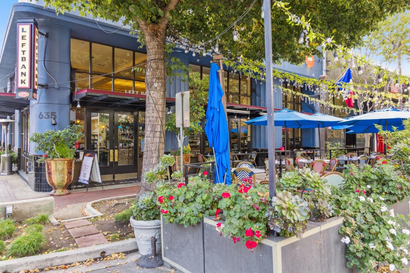 Detail Gallery Image 8 of 10 For 308 Yale Rd, Menlo Park,  CA 94025 - 5 Beds | 4/1 Baths