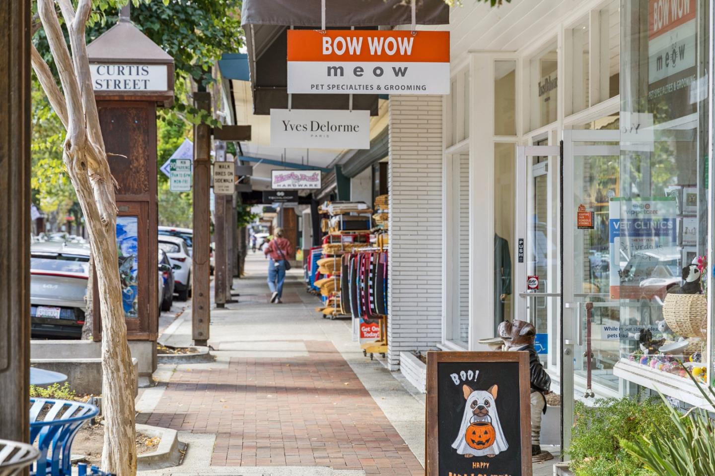 Detail Gallery Image 9 of 10 For 308 Yale Rd, Menlo Park,  CA 94025 - 5 Beds | 4/1 Baths