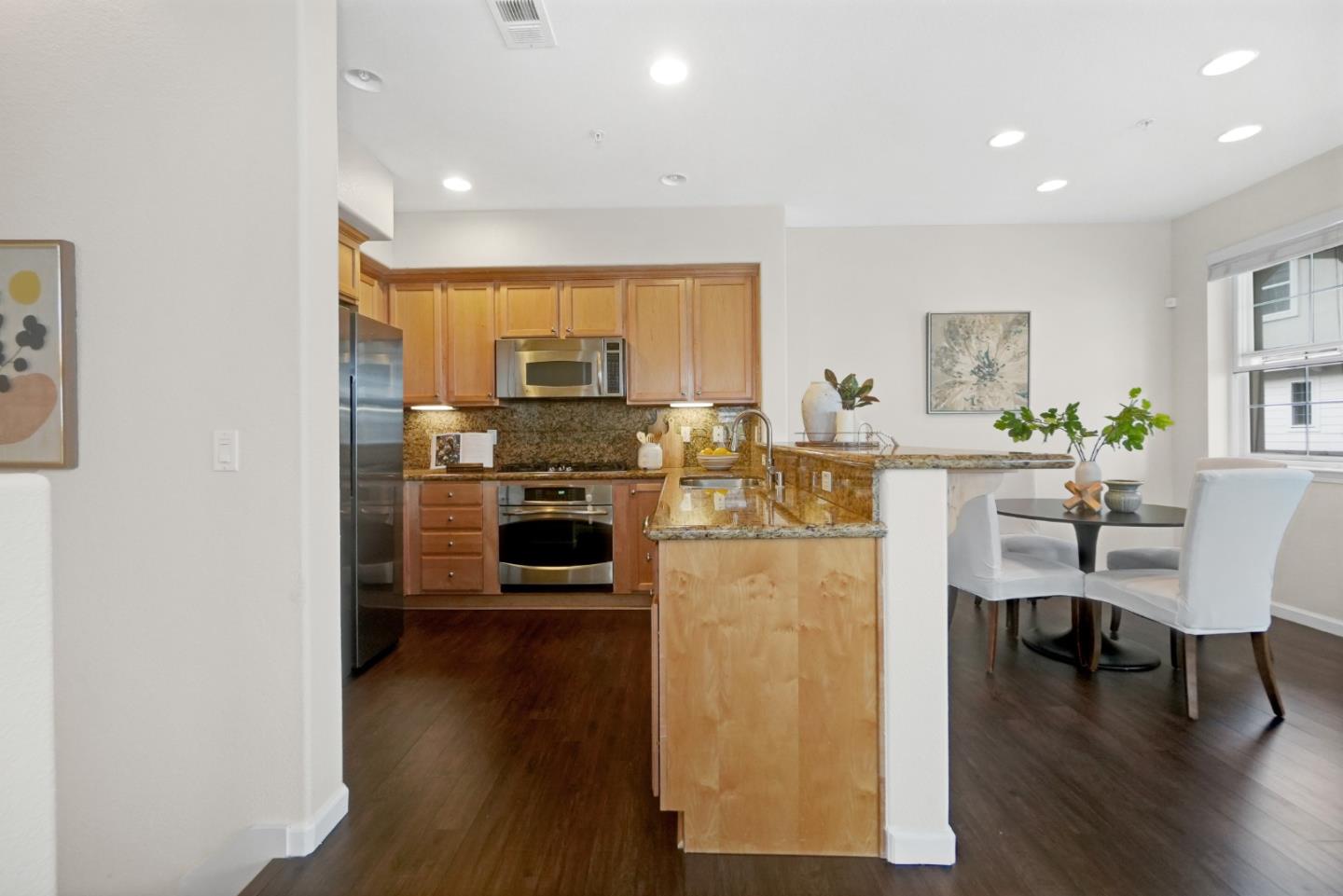 Detail Gallery Image 24 of 48 For 2502 Jetty Dr, Richmond,  CA 94804 - 2 Beds | 2/1 Baths