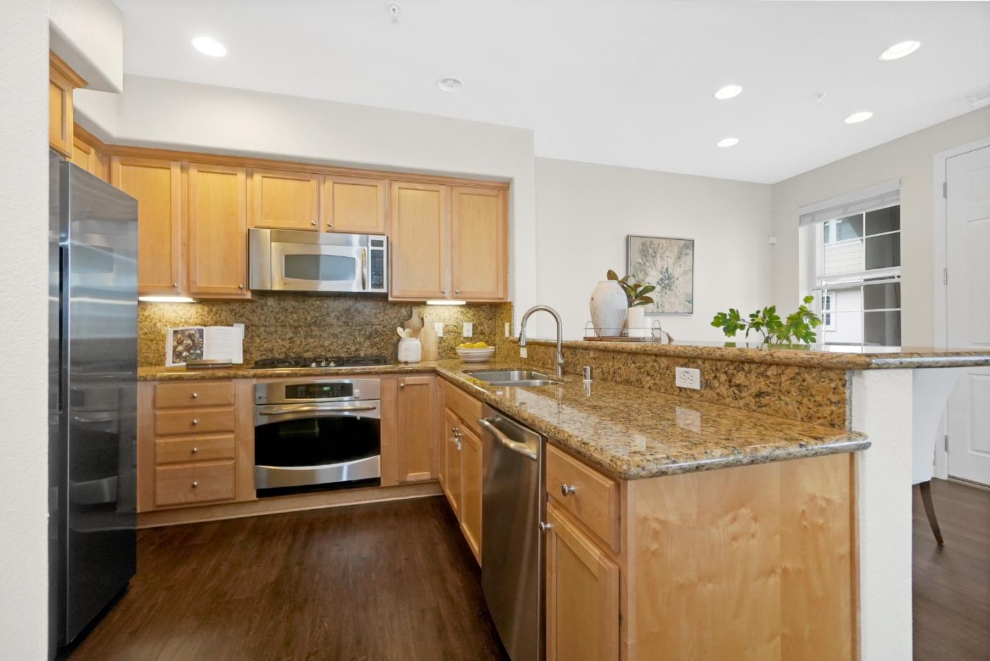 Detail Gallery Image 25 of 48 For 2502 Jetty Dr, Richmond,  CA 94804 - 2 Beds | 2/1 Baths