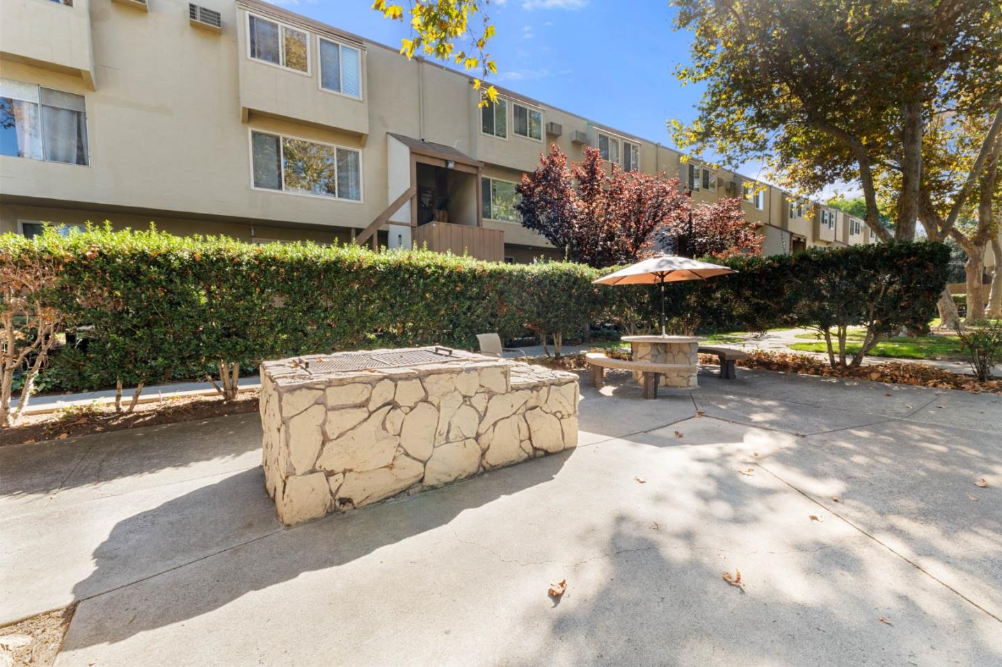 Detail Gallery Image 24 of 34 For 4415 Norwalk Dr #3,  San Jose,  CA 95129 - 3 Beds | 2/1 Baths