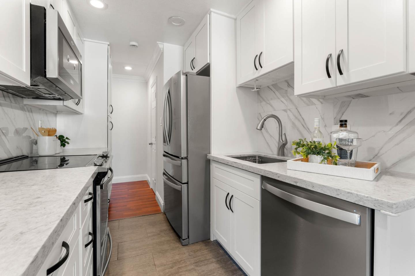 Detail Gallery Image 6 of 34 For 4415 Norwalk Dr #3,  San Jose,  CA 95129 - 3 Beds | 2/1 Baths