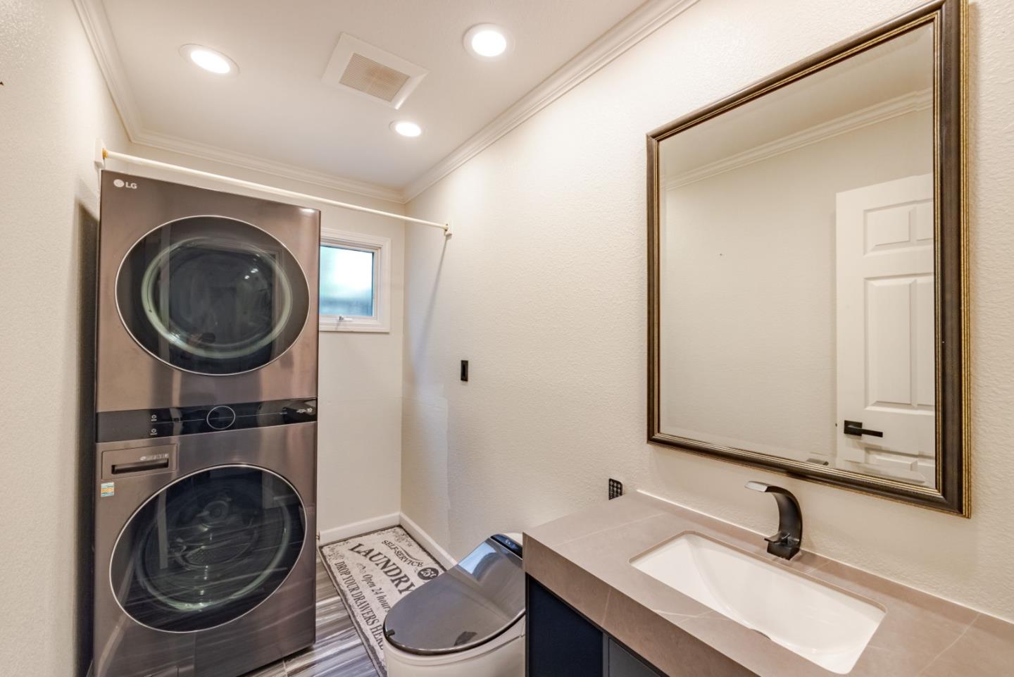 Detail Gallery Image 18 of 63 For 447 Burning Tree Ct, Half Moon Bay,  CA 94019 - 3 Beds | 2/1 Baths