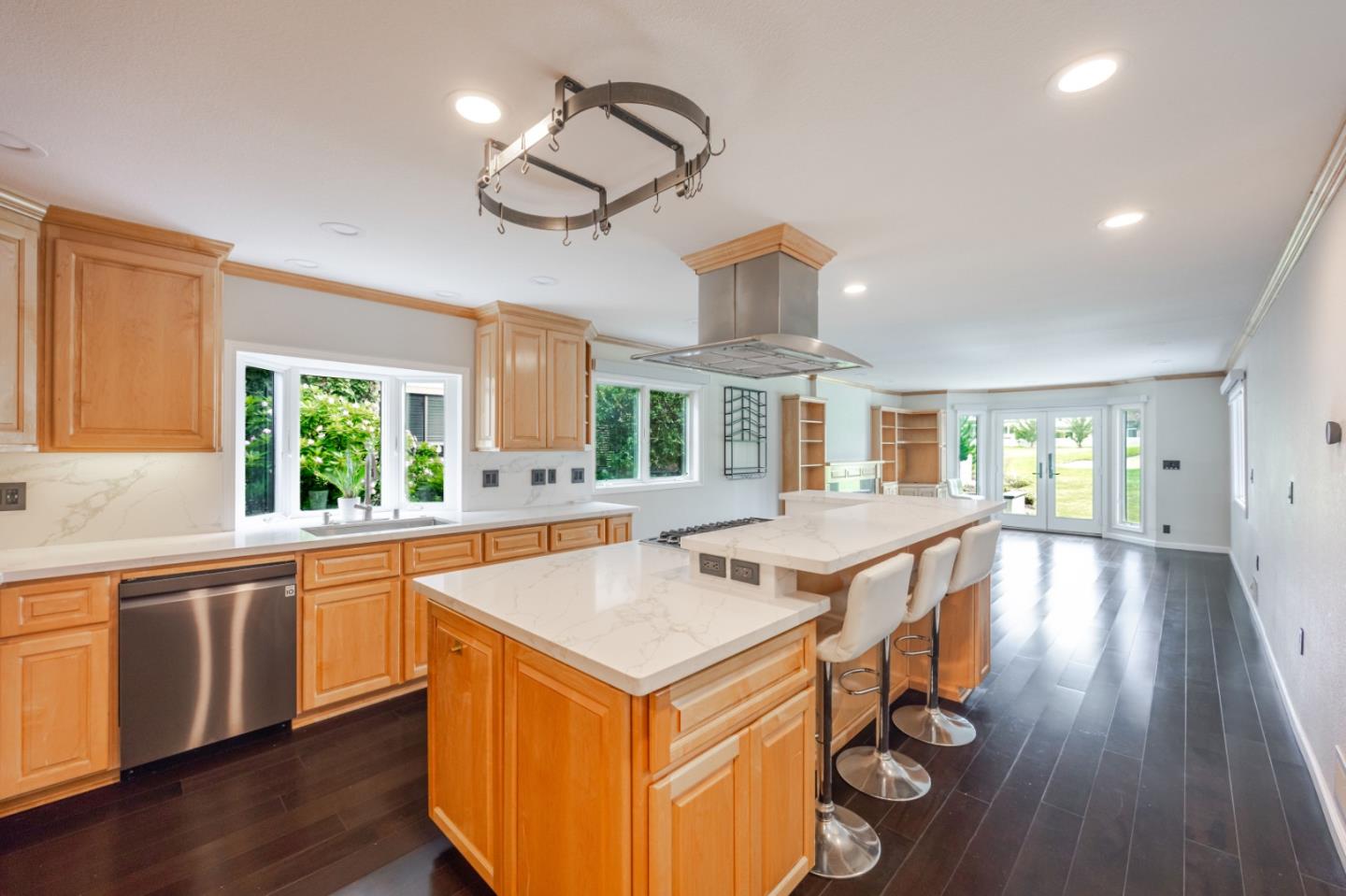 Detail Gallery Image 19 of 63 For 447 Burning Tree Ct, Half Moon Bay,  CA 94019 - 3 Beds | 2/1 Baths