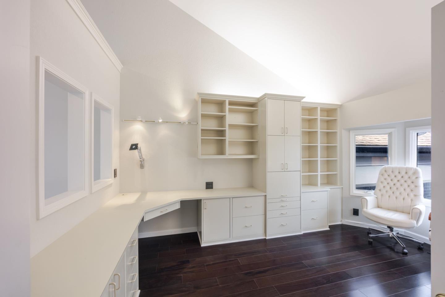 Detail Gallery Image 25 of 63 For 447 Burning Tree Ct, Half Moon Bay,  CA 94019 - 3 Beds | 2/1 Baths