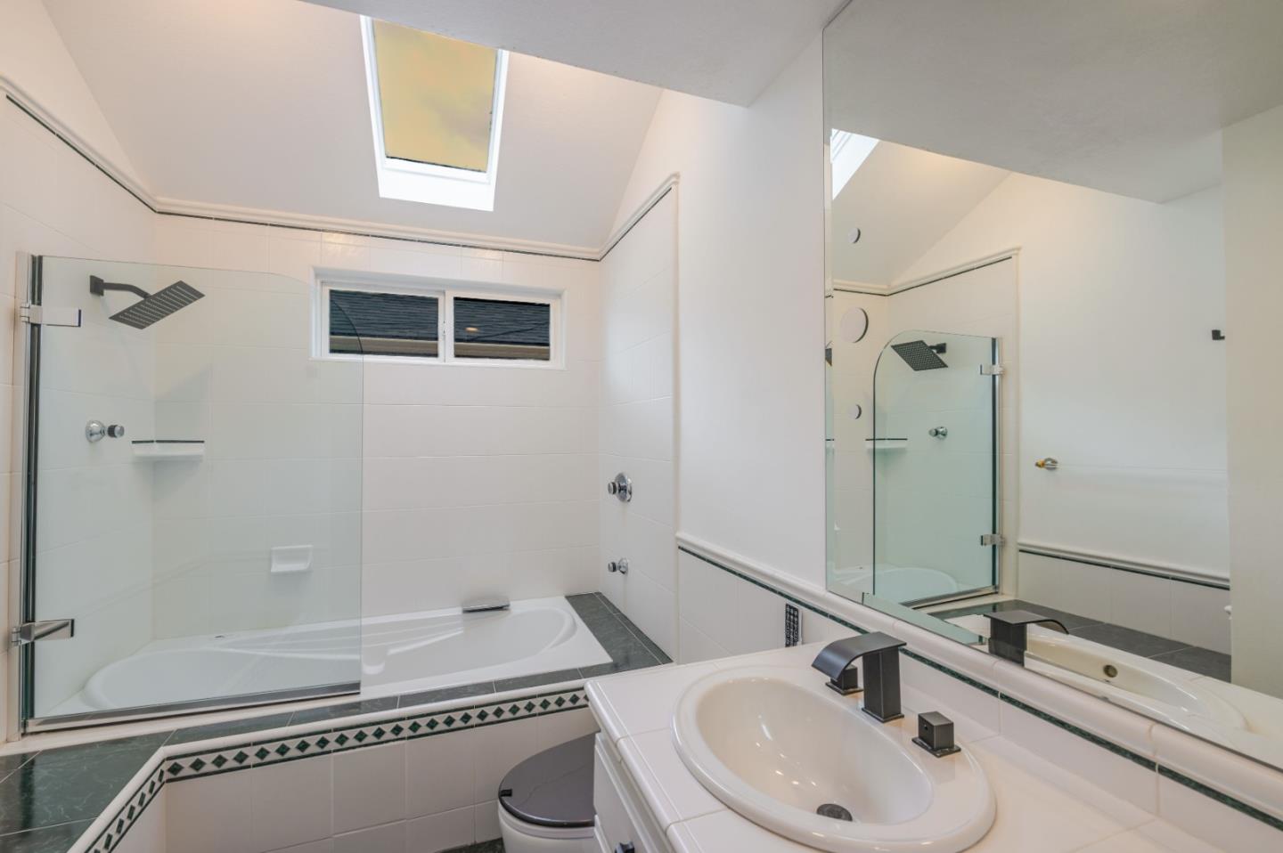 Detail Gallery Image 30 of 63 For 447 Burning Tree Ct, Half Moon Bay,  CA 94019 - 3 Beds | 2/1 Baths