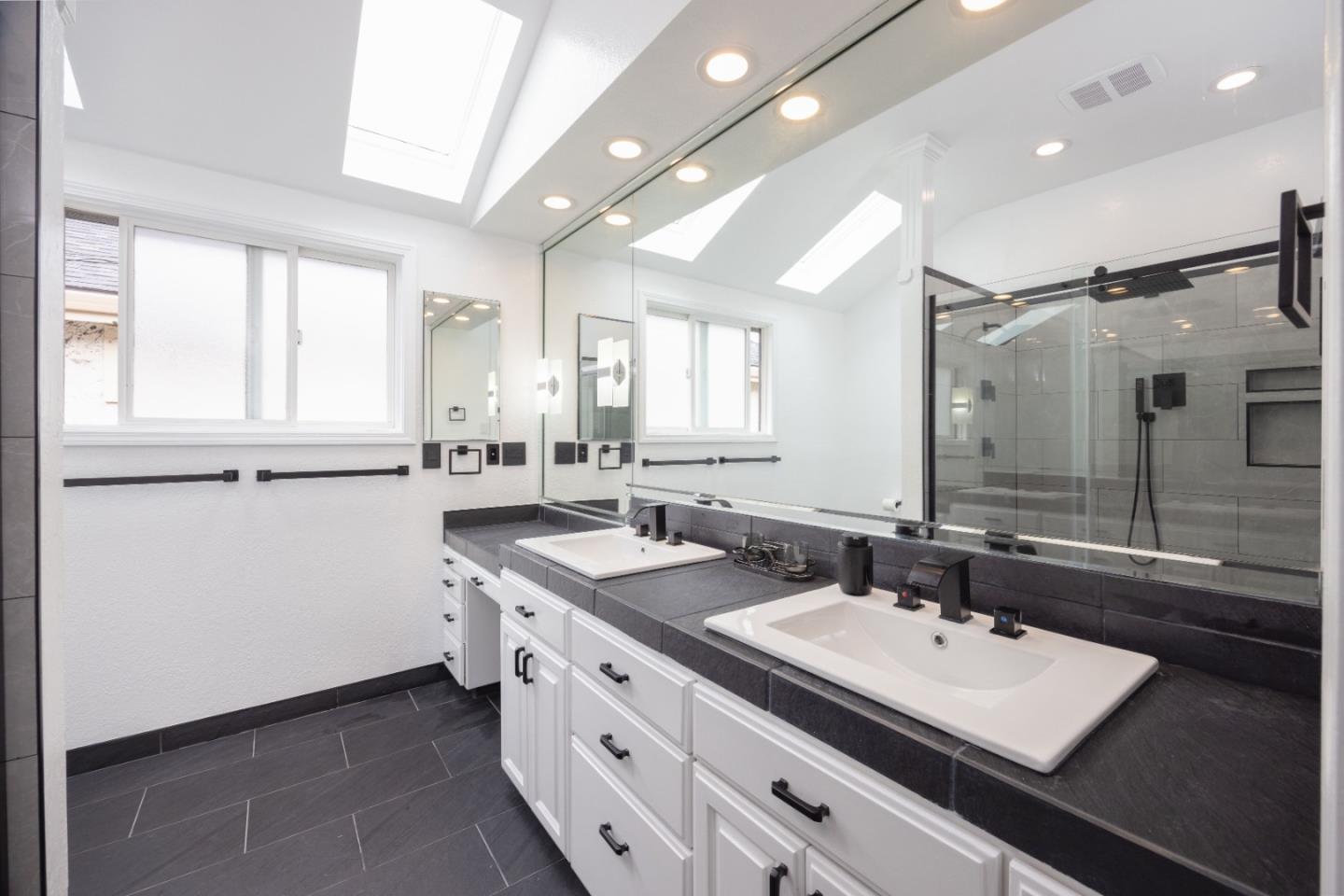 Detail Gallery Image 36 of 63 For 447 Burning Tree Ct, Half Moon Bay,  CA 94019 - 3 Beds | 2/1 Baths