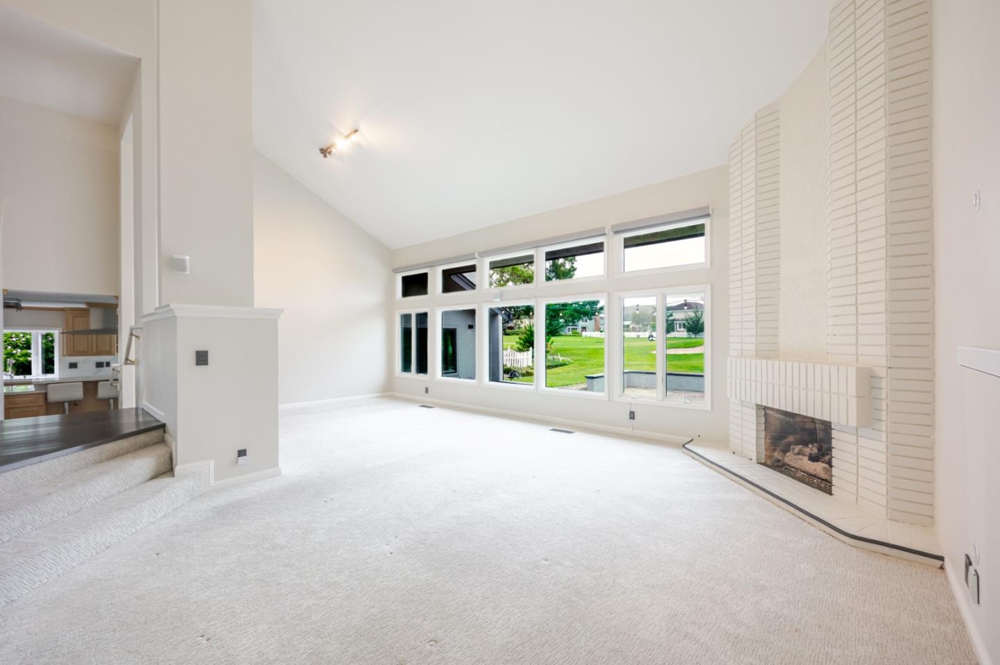 Detail Gallery Image 9 of 63 For 447 Burning Tree Ct, Half Moon Bay,  CA 94019 - 3 Beds | 2/1 Baths