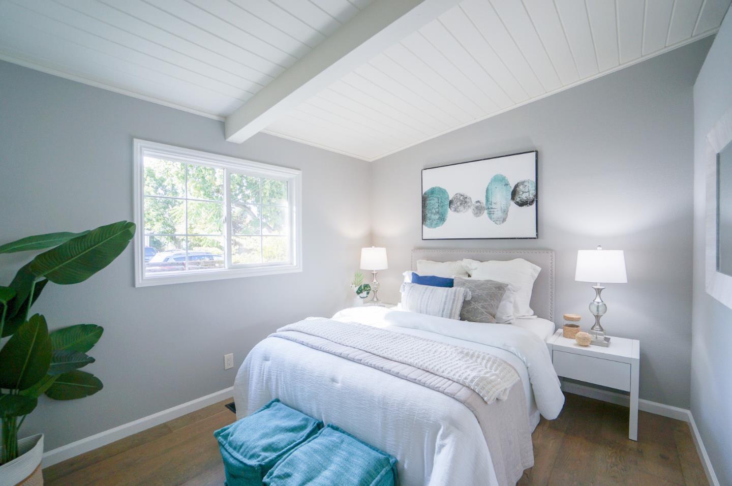 Detail Gallery Image 4 of 8 For 1304 Modoc Ave, Menlo Park,  CA 94025 - 3 Beds | 1 Baths