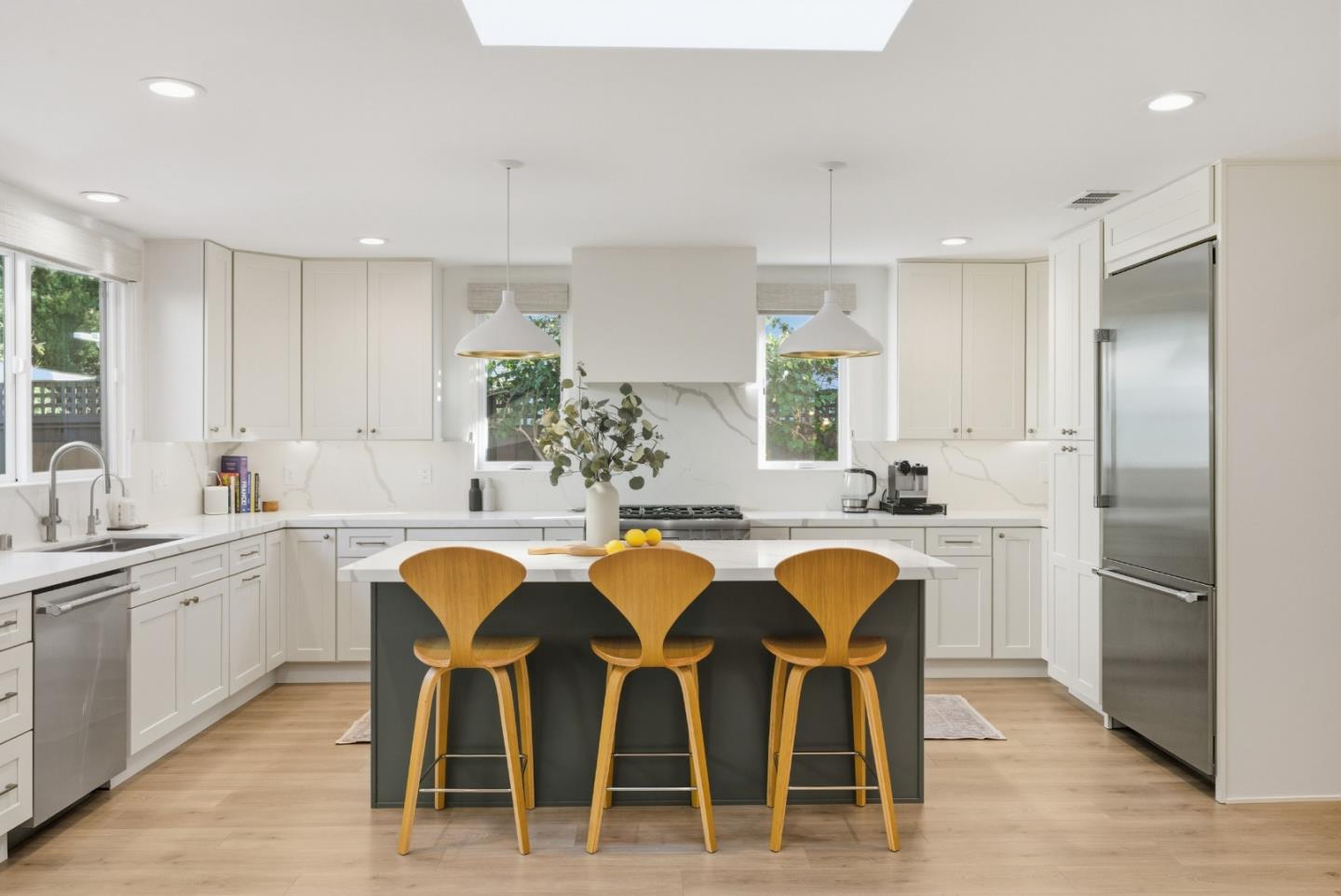 Detail Gallery Image 12 of 91 For 3604 Cuen Ct, San Jose,  CA 95136 - 4 Beds | 2/1 Baths