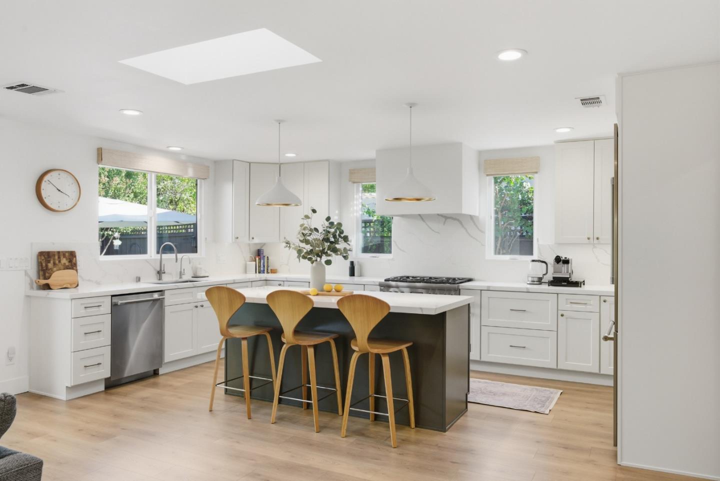 Detail Gallery Image 18 of 91 For 3604 Cuen Ct, San Jose,  CA 95136 - 4 Beds | 2/1 Baths