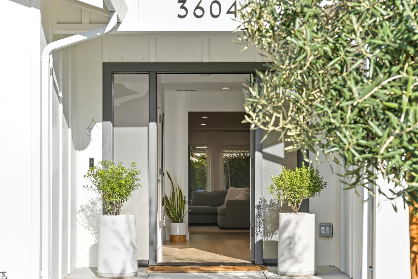 Detail Gallery Image 4 of 91 For 3604 Cuen Ct, San Jose,  CA 95136 - 4 Beds | 2/1 Baths