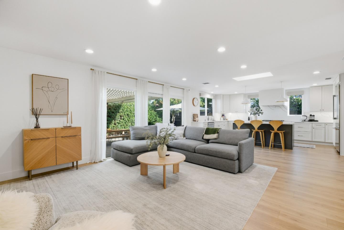 Detail Gallery Image 7 of 91 For 3604 Cuen Ct, San Jose,  CA 95136 - 4 Beds | 2/1 Baths