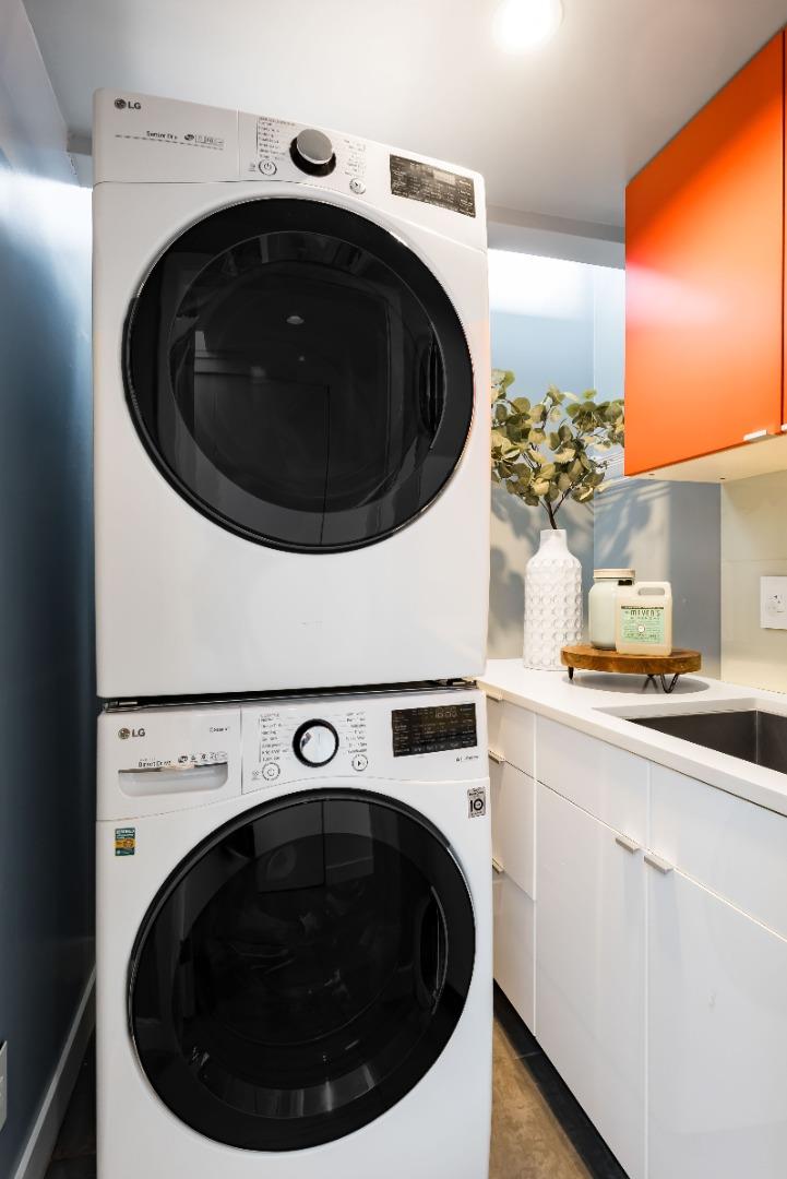 Detail Gallery Image 13 of 30 For 3502 Arbutus Ave, Palo Alto,  CA 94303 - 4 Beds | 2/1 Baths