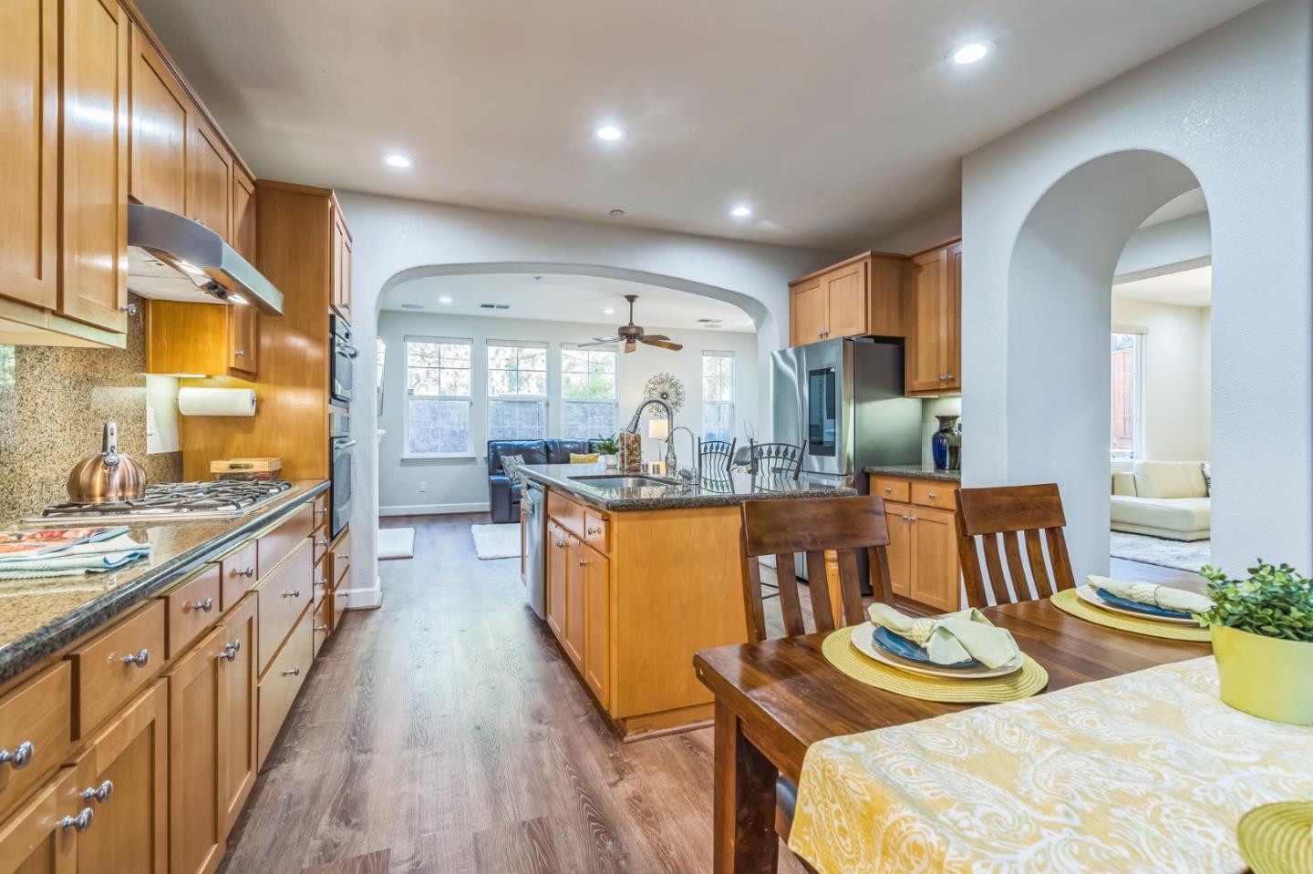 Detail Gallery Image 10 of 55 For 2371 Capistrello St, Dublin,  CA 94568 - 4 Beds | 3/1 Baths