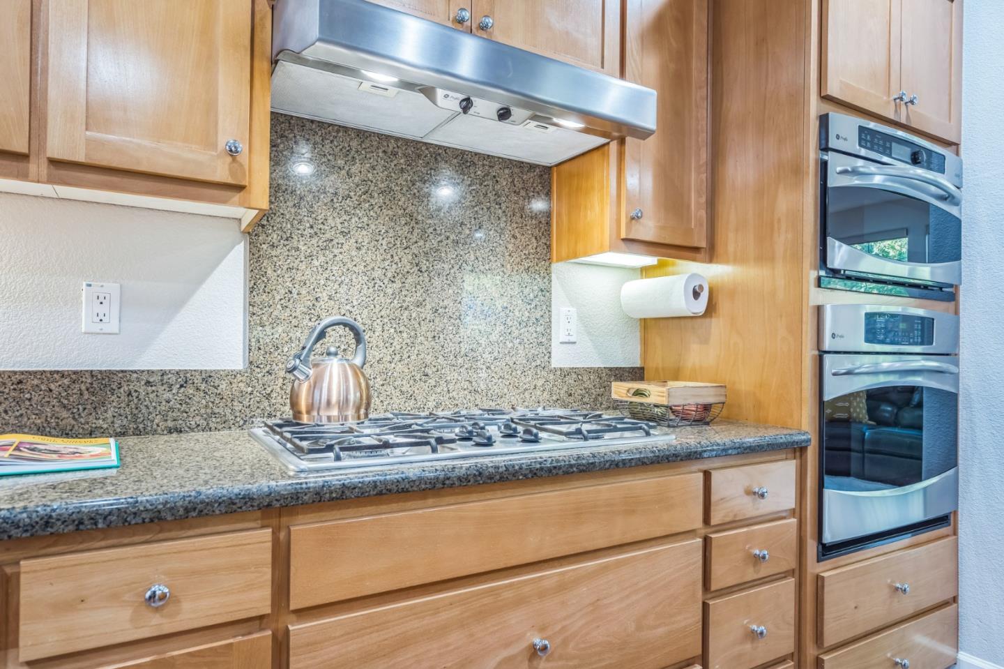 Detail Gallery Image 11 of 55 For 2371 Capistrello St, Dublin,  CA 94568 - 4 Beds | 3/1 Baths