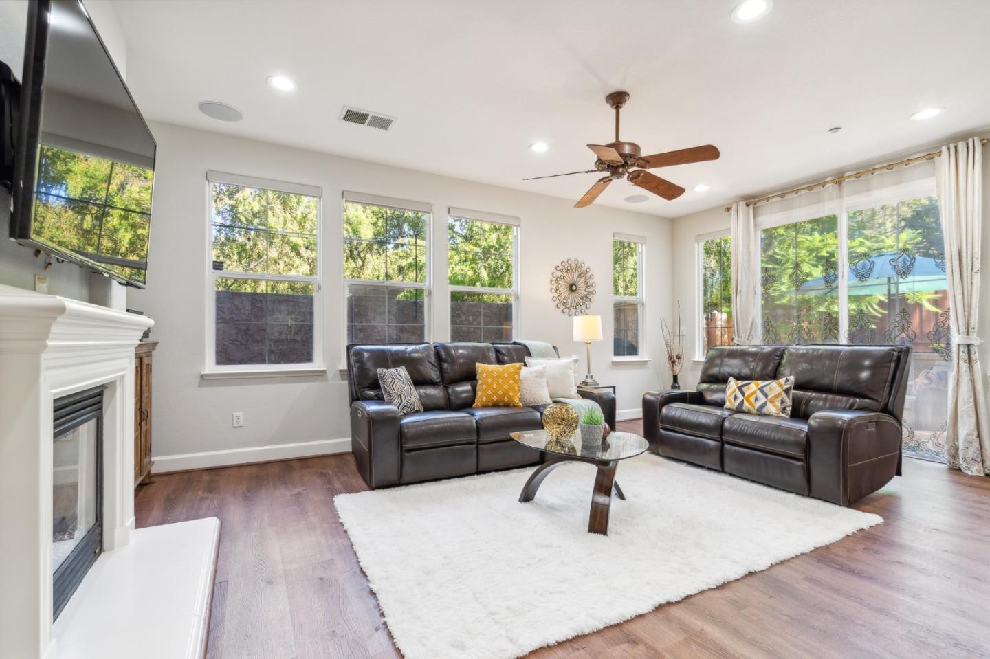 Detail Gallery Image 15 of 55 For 2371 Capistrello St, Dublin,  CA 94568 - 4 Beds | 3/1 Baths