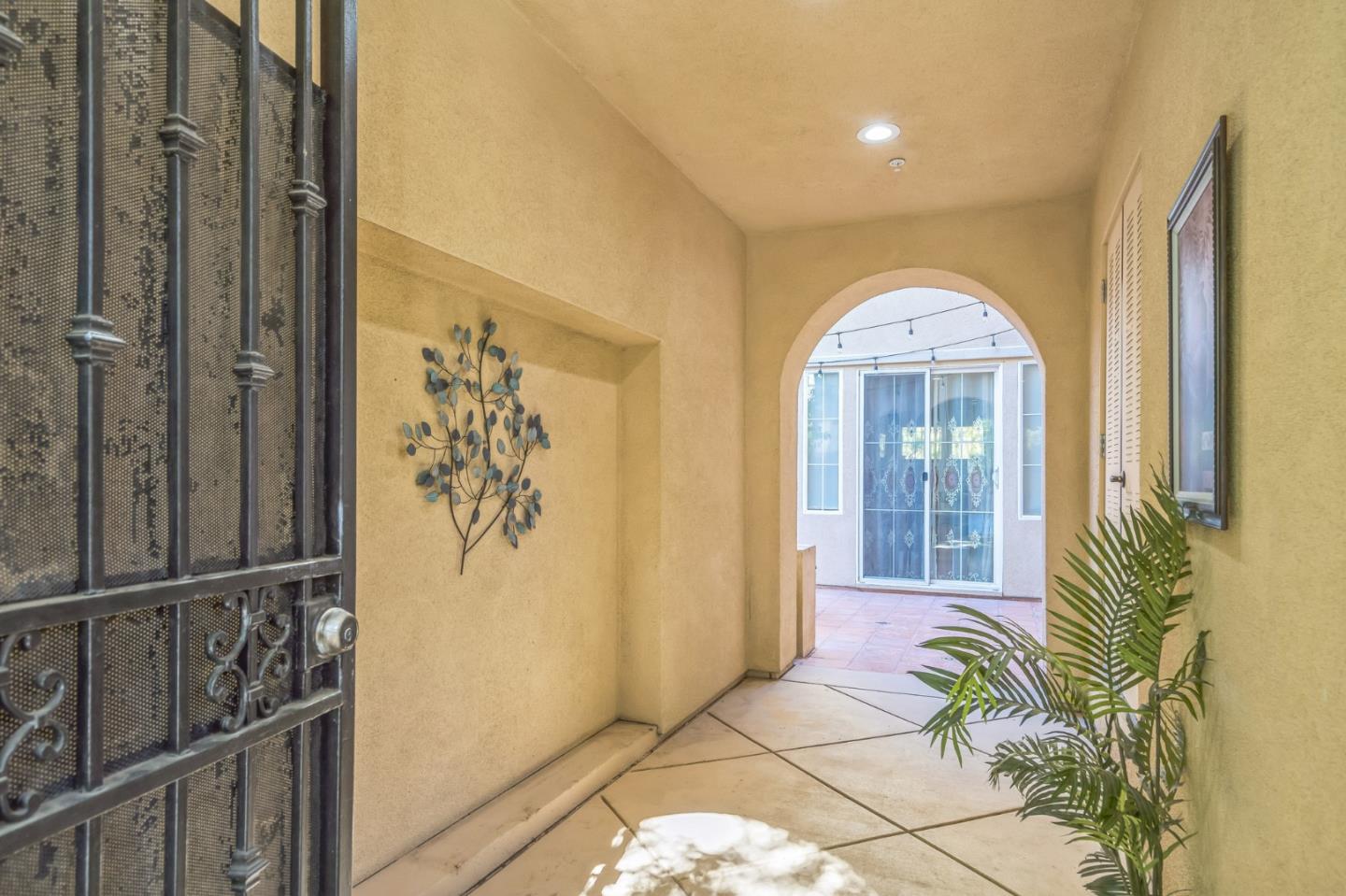 Detail Gallery Image 2 of 55 For 2371 Capistrello St, Dublin,  CA 94568 - 4 Beds | 3/1 Baths