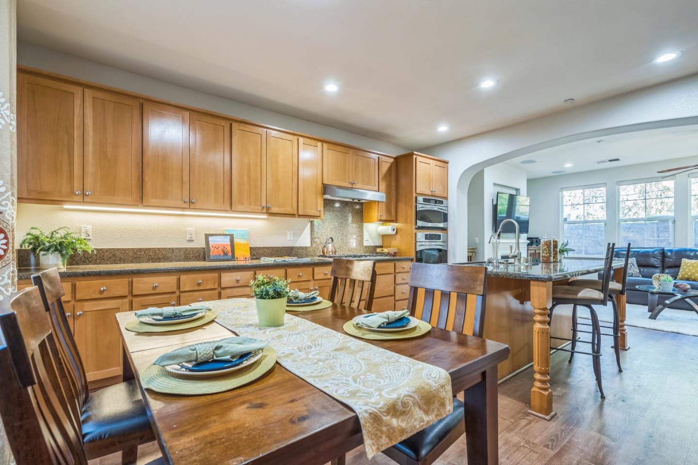 Detail Gallery Image 4 of 55 For 2371 Capistrello St, Dublin,  CA 94568 - 4 Beds | 3/1 Baths