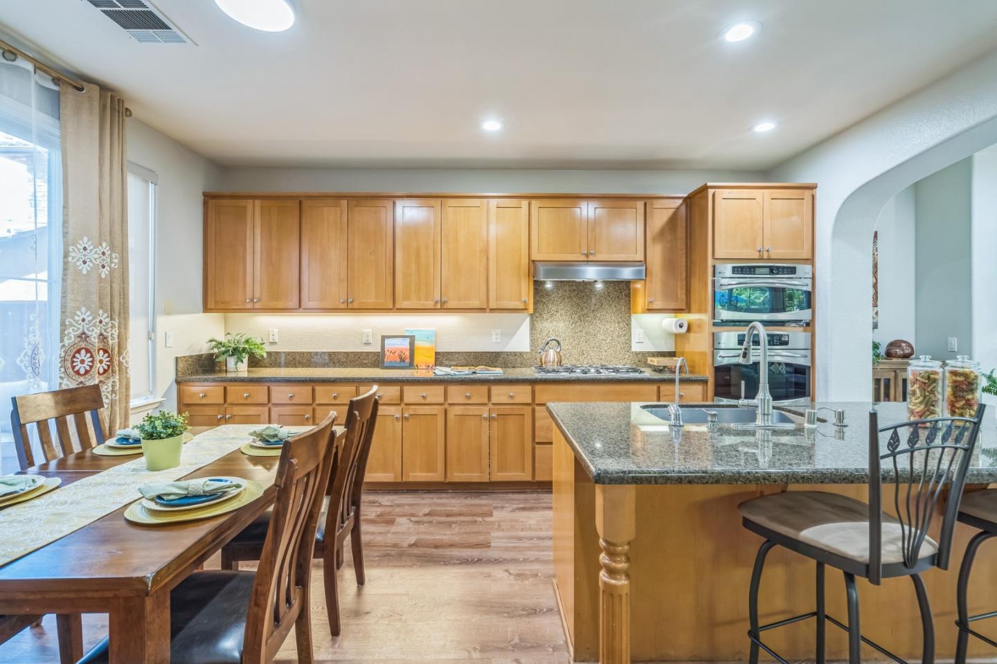 Detail Gallery Image 6 of 55 For 2371 Capistrello St, Dublin,  CA 94568 - 4 Beds | 3/1 Baths