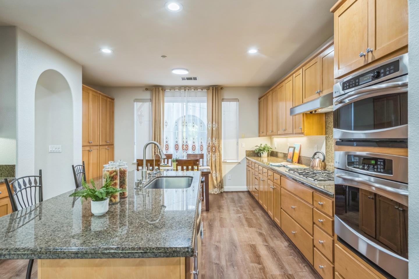 Detail Gallery Image 8 of 55 For 2371 Capistrello St, Dublin,  CA 94568 - 4 Beds | 3/1 Baths