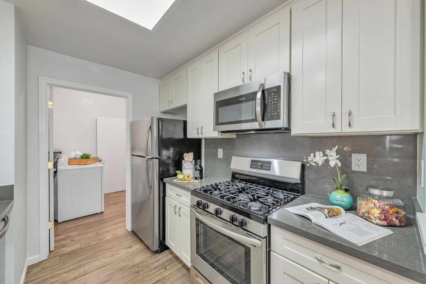 Detail Gallery Image 8 of 39 For 601 Arcadia Ter #103,  Sunnyvale,  CA 94085 - 1 Beds | 1 Baths