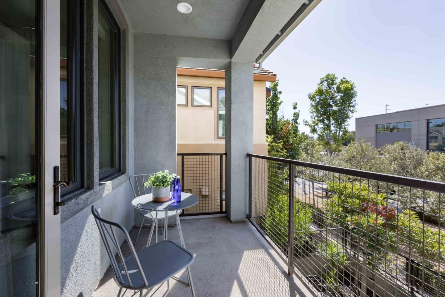 Detail Gallery Image 13 of 23 For 3428 Alma Village Cir, Palo Alto,  CA 94306 - 4 Beds | 3/1 Baths