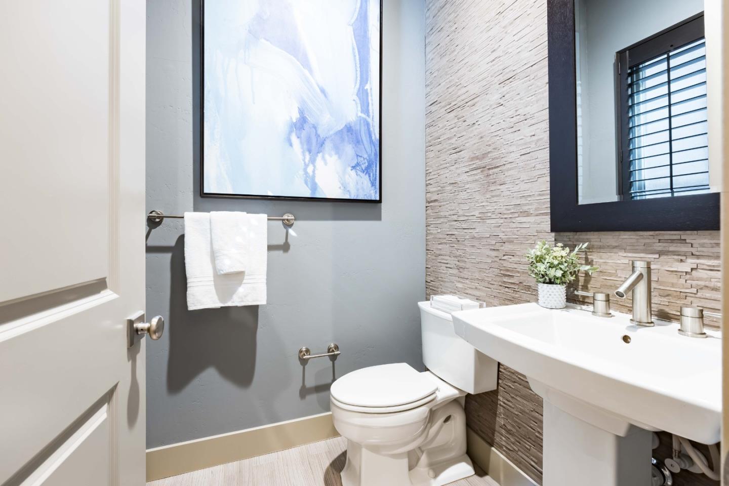 Detail Gallery Image 14 of 23 For 3428 Alma Village Cir, Palo Alto,  CA 94306 - 4 Beds | 3/1 Baths