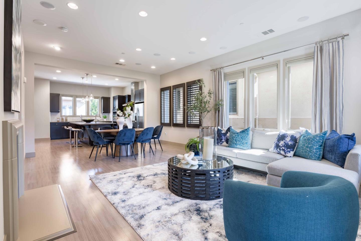 Detail Gallery Image 4 of 23 For 3428 Alma Village Cir, Palo Alto,  CA 94306 - 4 Beds | 3/1 Baths