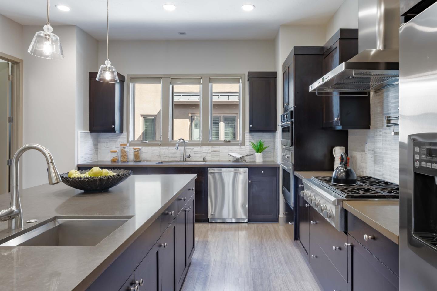 Detail Gallery Image 8 of 23 For 3428 Alma Village Cir, Palo Alto,  CA 94306 - 4 Beds | 3/1 Baths