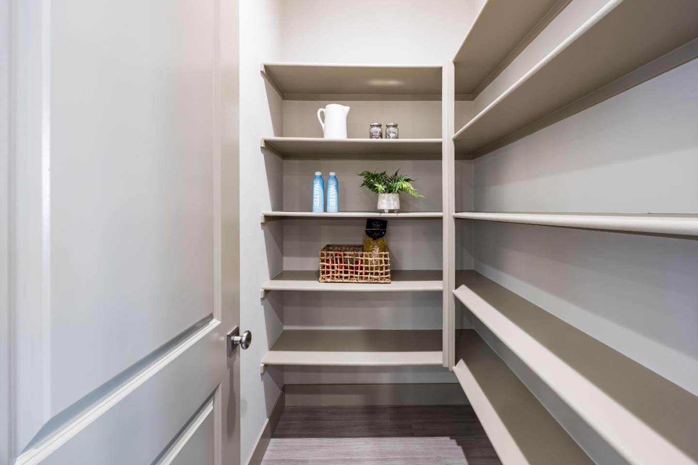 Detail Gallery Image 9 of 23 For 3428 Alma Village Cir, Palo Alto,  CA 94306 - 4 Beds | 3/1 Baths