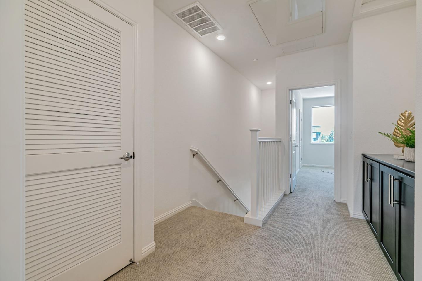 Detail Gallery Image 18 of 70 For 5765 Magnetic Loop, San Jose,  CA 95119 - 3 Beds | 3/1 Baths