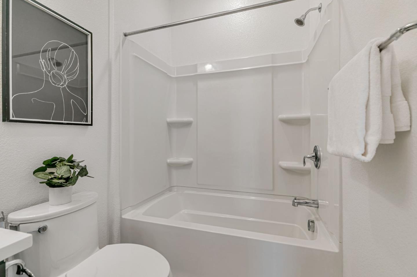 Detail Gallery Image 25 of 70 For 5765 Magnetic Loop, San Jose,  CA 95119 - 3 Beds | 3/1 Baths