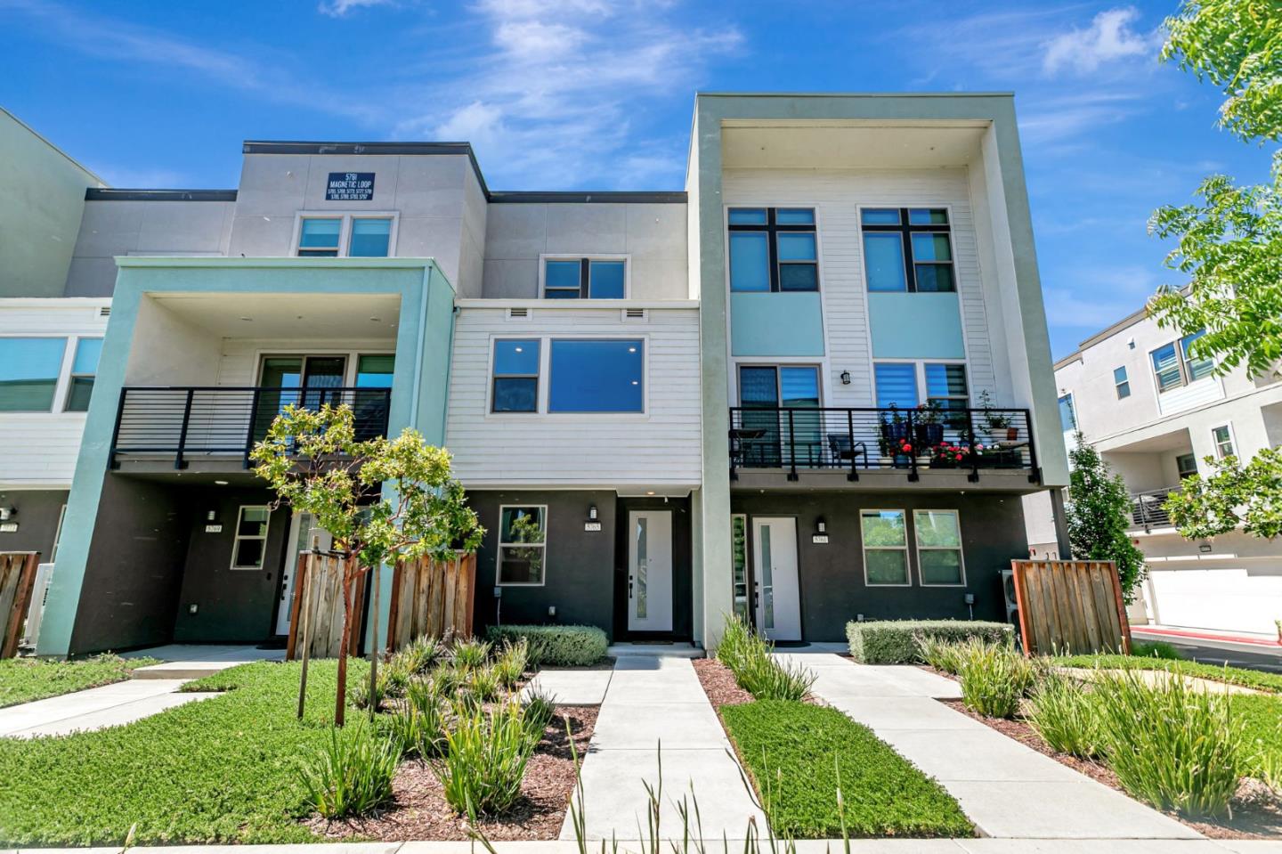 Detail Gallery Image 3 of 70 For 5765 Magnetic Loop, San Jose,  CA 95119 - 3 Beds | 3/1 Baths