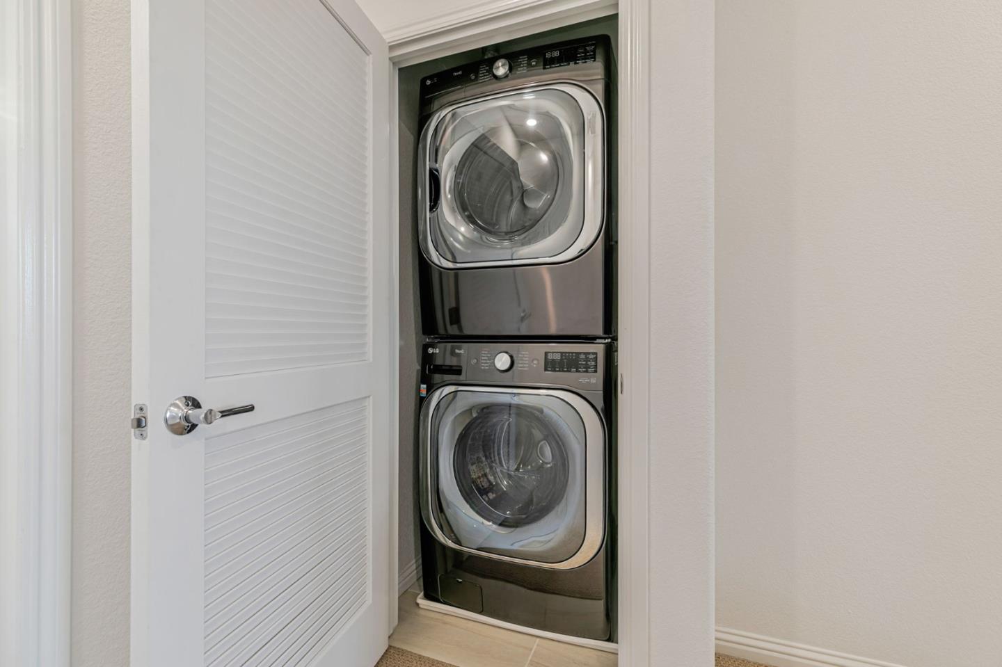 Detail Gallery Image 34 of 70 For 5765 Magnetic Loop, San Jose,  CA 95119 - 3 Beds | 3/1 Baths