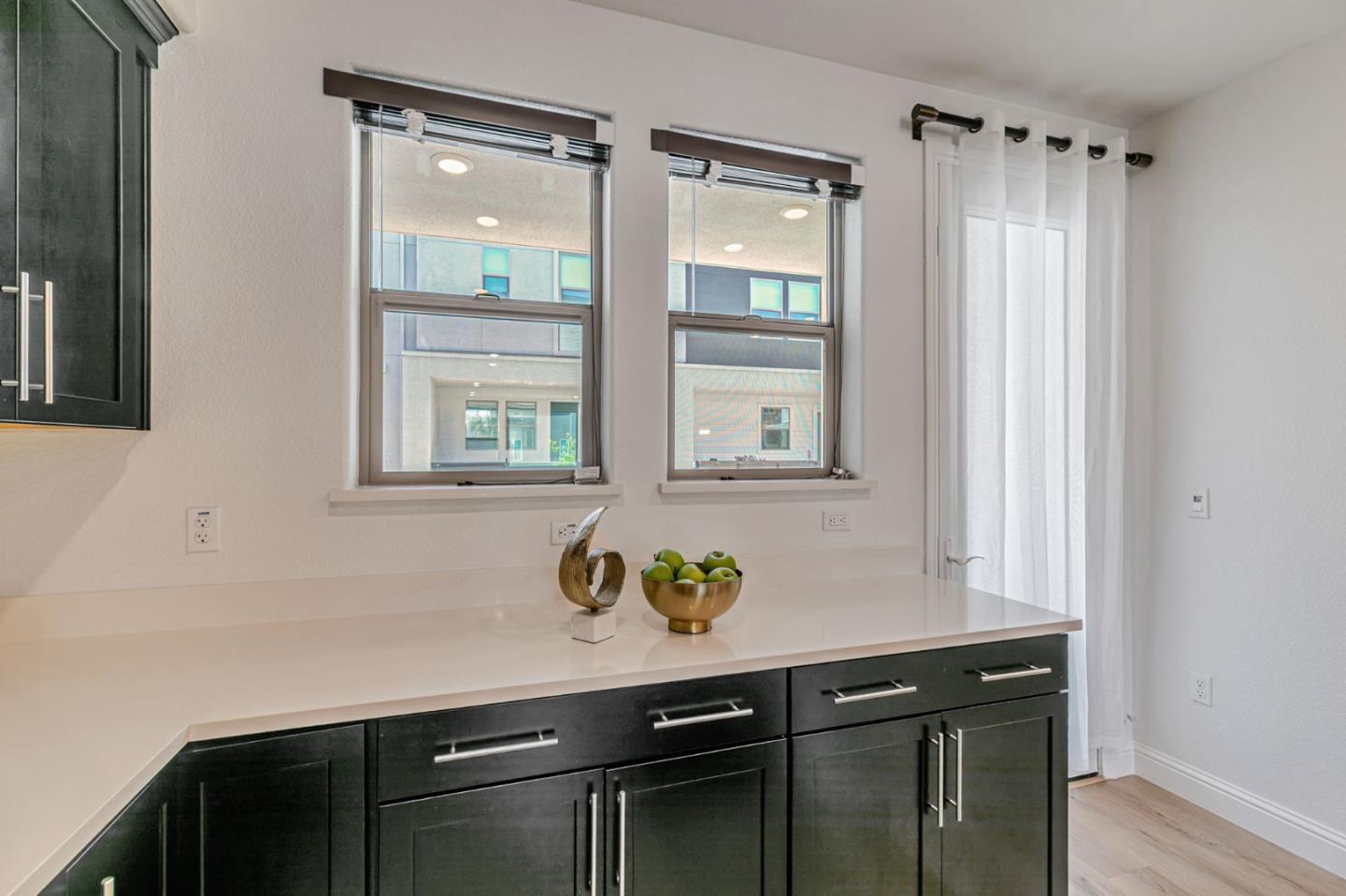 Detail Gallery Image 9 of 70 For 5765 Magnetic Loop, San Jose,  CA 95119 - 3 Beds | 3/1 Baths