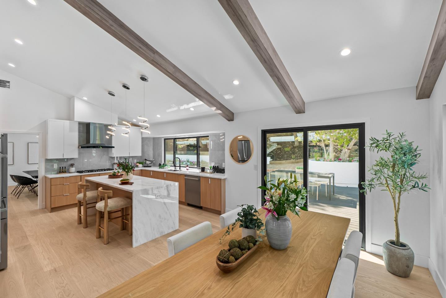 Detail Gallery Image 14 of 98 For 14324 Cordwood Ct, Saratoga,  CA 95070 - 6 Beds | 6/1 Baths