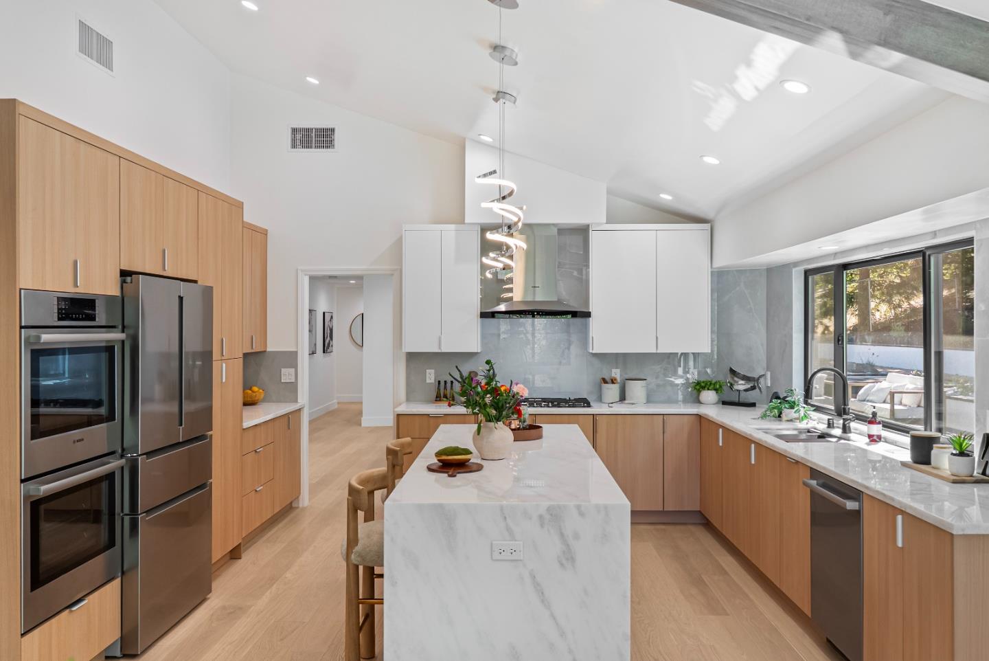 Detail Gallery Image 16 of 98 For 14324 Cordwood Ct, Saratoga,  CA 95070 - 6 Beds | 6/1 Baths