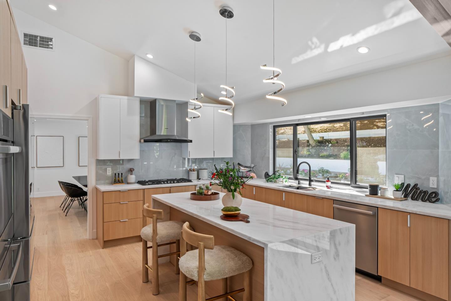 Detail Gallery Image 18 of 98 For 14324 Cordwood Ct, Saratoga,  CA 95070 - 6 Beds | 6/1 Baths