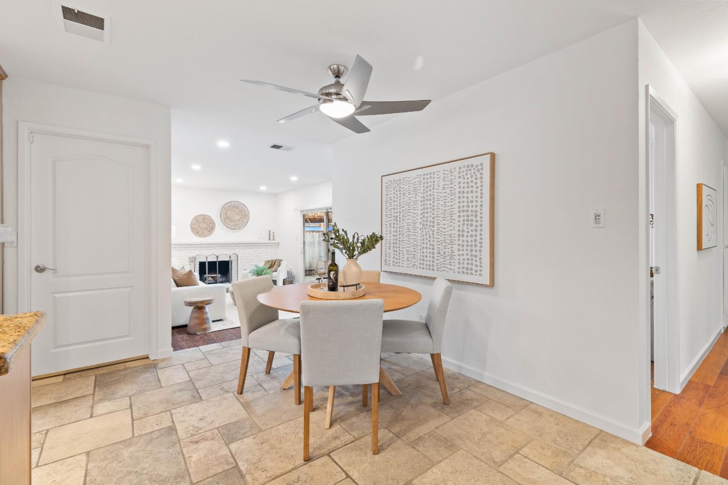 Detail Gallery Image 10 of 25 For 404 Ariel Dr, San Jose,  CA 95123 - 4 Beds | 2 Baths