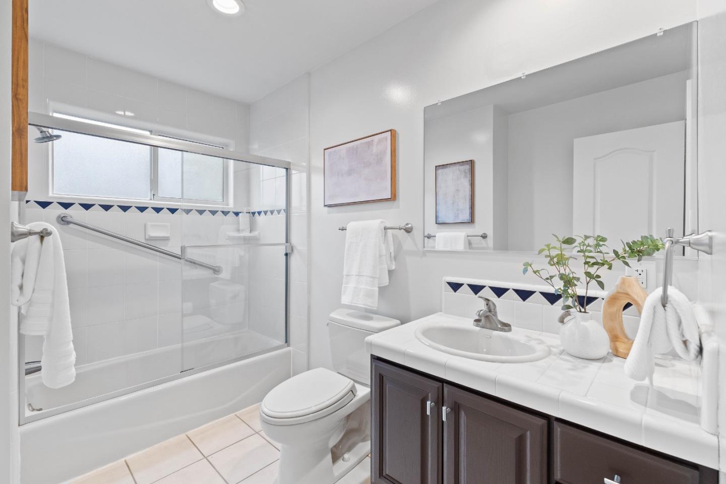 Detail Gallery Image 16 of 25 For 404 Ariel Dr, San Jose,  CA 95123 - 4 Beds | 2 Baths