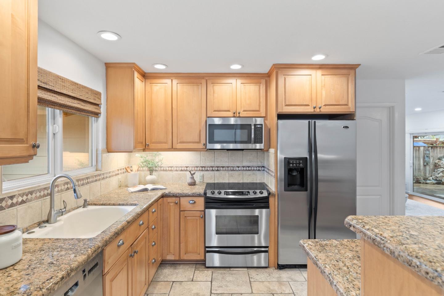 Detail Gallery Image 6 of 25 For 404 Ariel Dr, San Jose,  CA 95123 - 4 Beds | 2 Baths