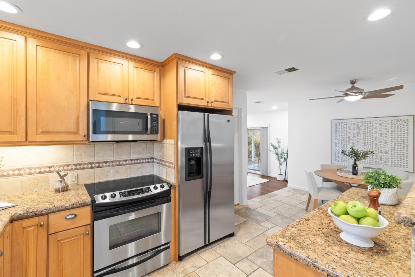 Detail Gallery Image 7 of 25 For 404 Ariel Dr, San Jose,  CA 95123 - 4 Beds | 2 Baths