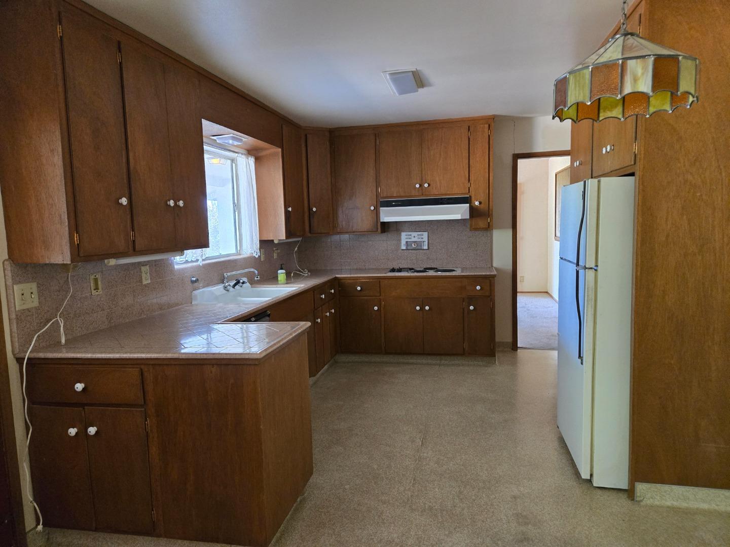 Detail Gallery Image 14 of 40 For 12130 Foothill Ln, Los Altos Hills,  CA 94022 - 4 Beds | 2/1 Baths