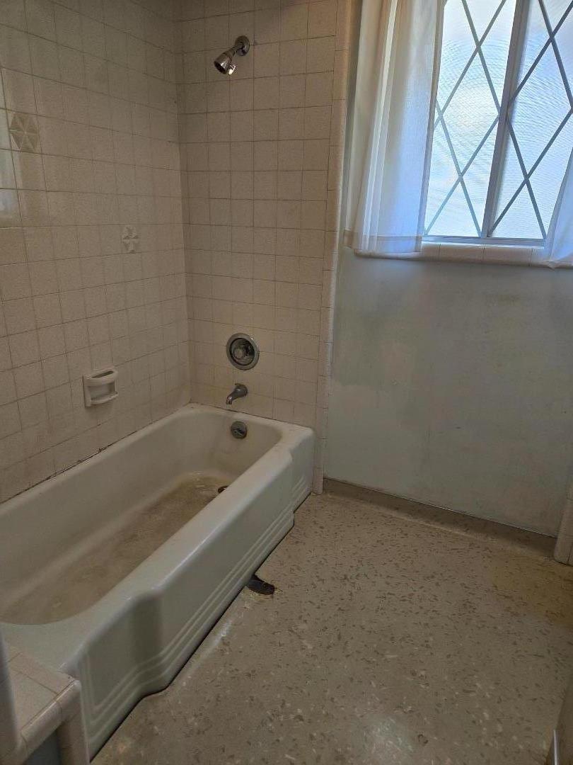 Detail Gallery Image 25 of 40 For 12130 Foothill Ln, Los Altos Hills,  CA 94022 - 4 Beds | 2/1 Baths