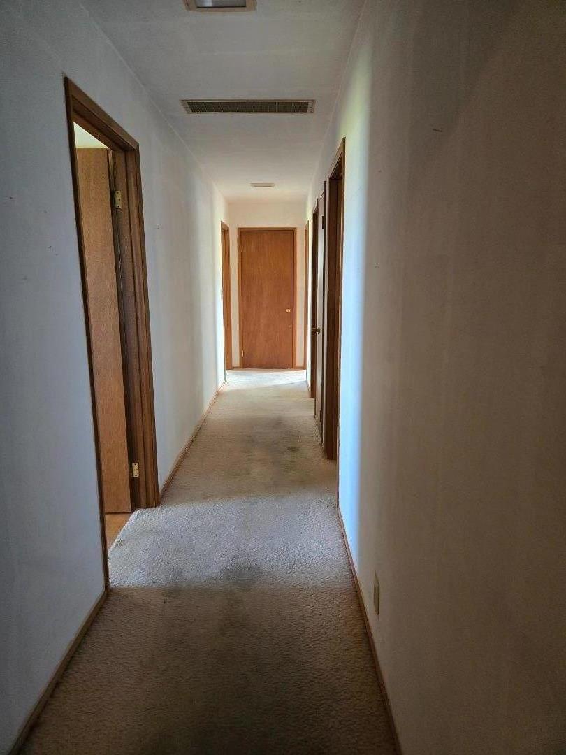 Detail Gallery Image 26 of 40 For 12130 Foothill Ln, Los Altos Hills,  CA 94022 - 4 Beds | 2/1 Baths