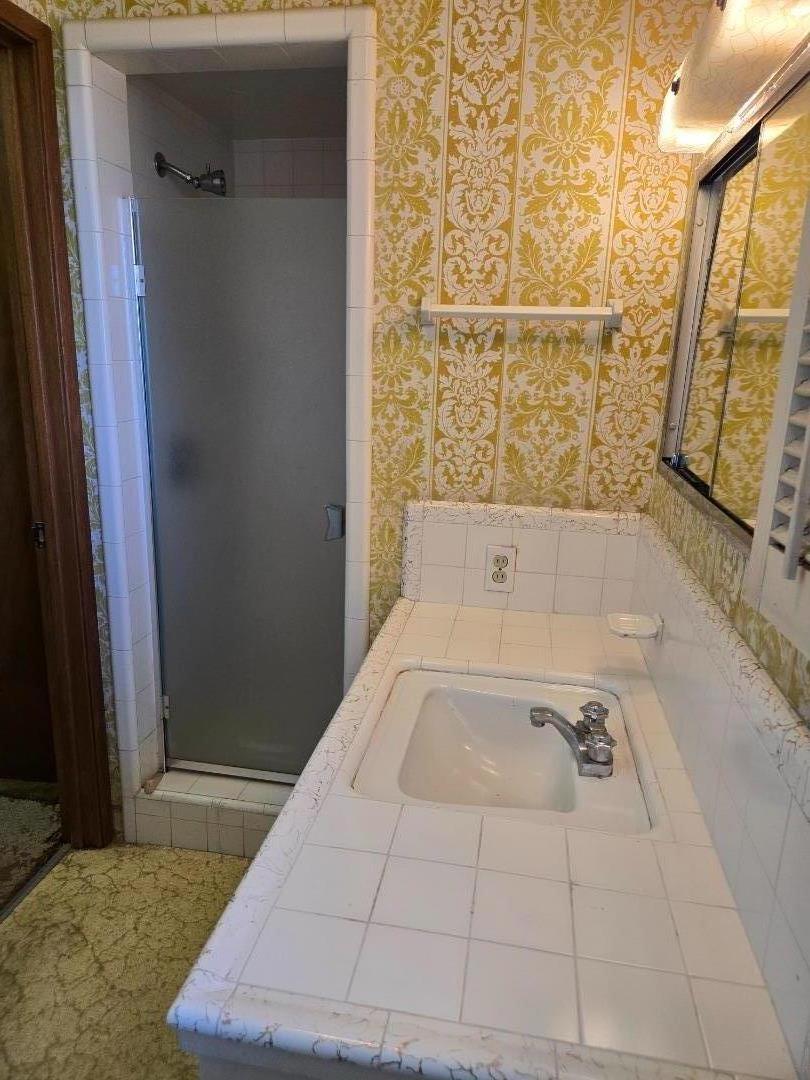 Detail Gallery Image 32 of 40 For 12130 Foothill Ln, Los Altos Hills,  CA 94022 - 4 Beds | 2/1 Baths