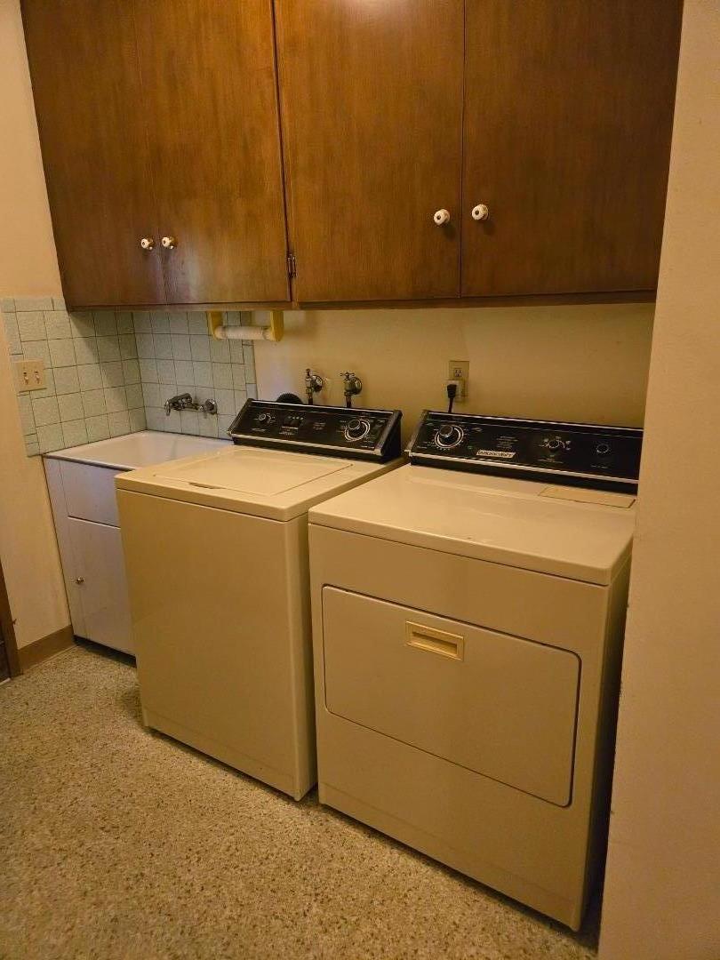 Detail Gallery Image 34 of 40 For 12130 Foothill Ln, Los Altos Hills,  CA 94022 - 4 Beds | 2/1 Baths