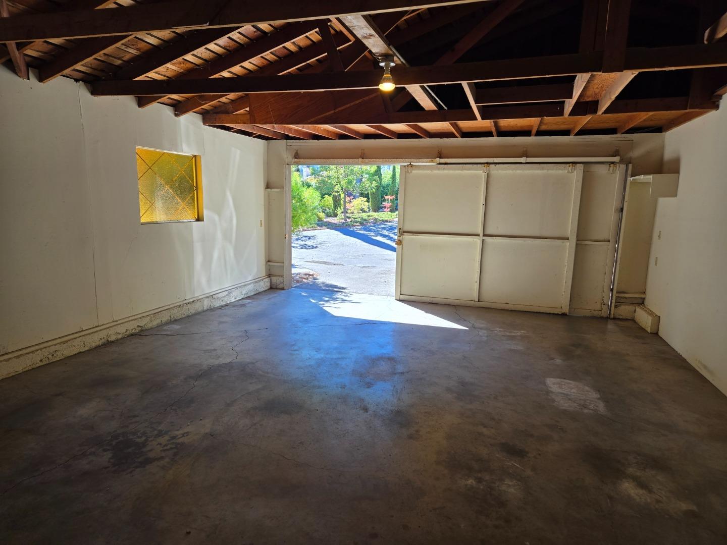 Detail Gallery Image 39 of 40 For 12130 Foothill Ln, Los Altos Hills,  CA 94022 - 4 Beds | 2/1 Baths